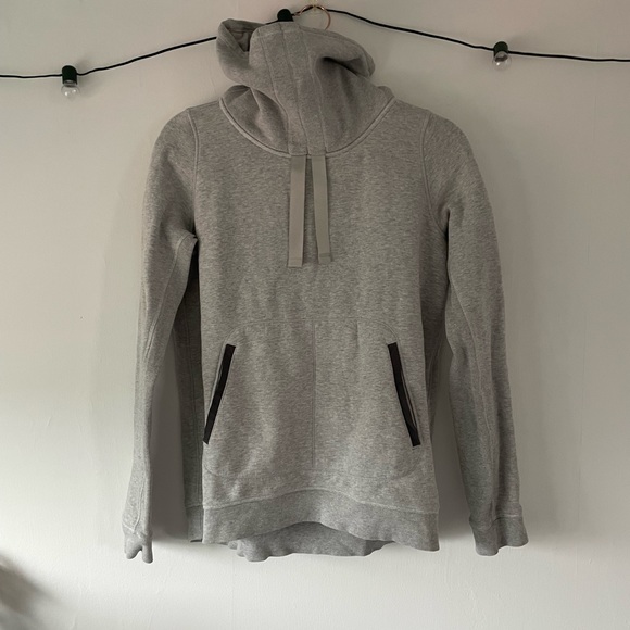 Lululemon Avenue Pullover in Heathered Light Grey / Soot Light - Picture 6 of 16